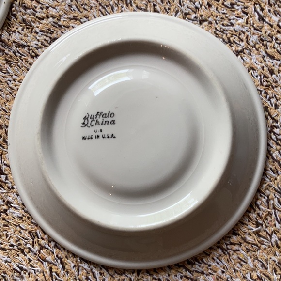 2 Buffalo China saucer plates. Excellent condition - Picture 6 of 8